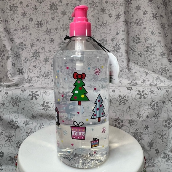 Sanrio Hello Kitty Christmas Scented Hand Soaps - Candy Cane Kisses &Snow Flurry - Picture 9 of 12